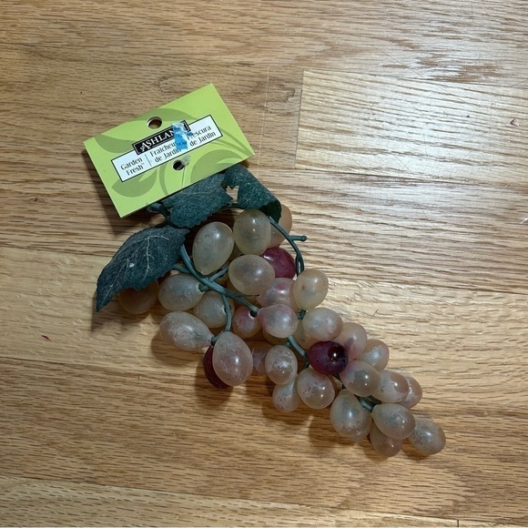 Ashland Faux Grapes Home Decor Craft Fake Bunch NEW Artificial Life Like - Picture 2 of 4
